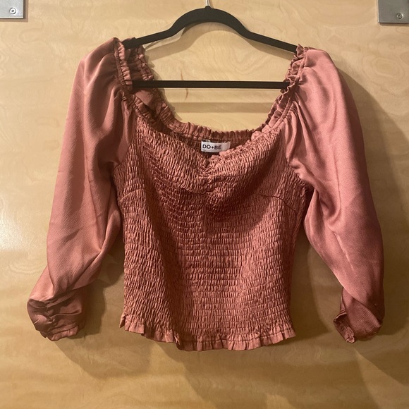 Deep mauve top with fitted bodice and puff sleeve - Picture 1 of 3